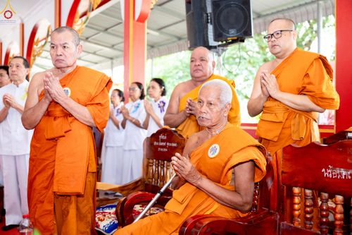 ภาพ No.234460:วันพฤหัสบดีที่ 24 กรกฎาคม พ.ศ. 2568 พิธีถวายสังฆทานแก่คณะสงฆ์ 323 วัด , พิธีมอบกองทุนหนุนแรงใจช่วยครูใต้ , พิธีทำบุญส่วนกุศลแด่ผู้วายชนม์ ในเหตุการณ์ความไม่สงบ 4 จังหวัด ชายแดนภาคใต้ (ปัตตานี , ยะลา , นราธิวาส , สงขลา) ปีที่ 21 ครั้งที่ 179 ณ วัดเวฬุวัน 