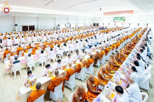 ภาพ No.149508:พิธีทักษิณานุปทานแด่บรรพชนตระกูลผ่องสวัสดิ์ และหมู่ญาติที่ล่วงลับไปแล้ว ประจำปี ครั้งที่ 19 วันพฤหัสบดีที่ 22 สิงหาคม พ.ศ. 2567 ณ พระมหาเจดีย์ทัตตชีโว ศูนย์อบรมเยาวชนกาญจนบุรี