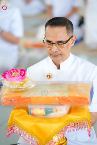ภาพ No.143261:พิธีถวายภัตตาหารเพื่อเป็นกำลังแห่งการเข้าถึงธรรม ของพระภิกษุสามเณร วัดพระธรรมกาย วันเสาร์ที่ 6 กรกฏาคม พ.ศ. 2567 ณ หอฉันคุณยายอาจารย์ วัดพระธรรมกาย จ.ปทุมธานี