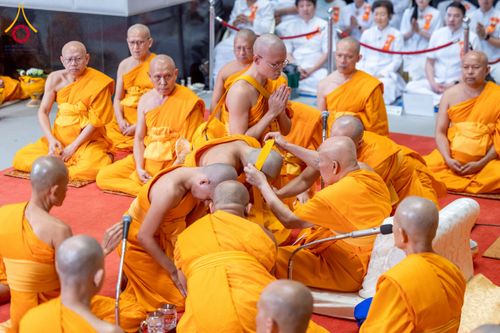 ภาพ No.223819:วันอาทิตย์ที่ 11 พฤษภาคม พ.ศ. 2568 พิธีอุปสมบทสามเณรเปรียญธรรมอุปสมบทอุทิศชีวิต 9 รูป อุบาสก 1 ท่าน ณ อุโบสถพระไตรปิฏกวัดพระธรรมกาย