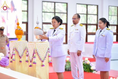 ภาพ No.227162:วันอังคารที่ 3 มิถุนายน พ.ศ. 2568 นายอำเภอคลองหลวง นำพสกนิกรรวมใจภักดิ์ สมเด็จพระนางเจ้าฯ พระบรมราชินี เนื่องในโอกาสวันเฉลิมพระชนมพรรษา ณ อาคารปลูกศรัทธา 2 วัดพระธรรมกาย อ.คลองหลวง จ.ปทุมธานี