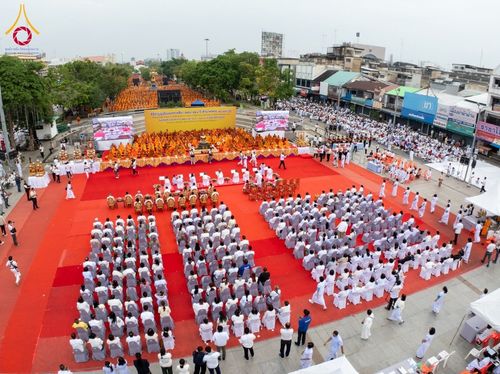 ภาพ No.210356:วันอาทิตย์ที่ 9 มีนาคม พ.ศ. 2568 พ่อเมืองโคราชจัดตักบาตรพระหมื่น ทำบุญเมือง 557 ปี