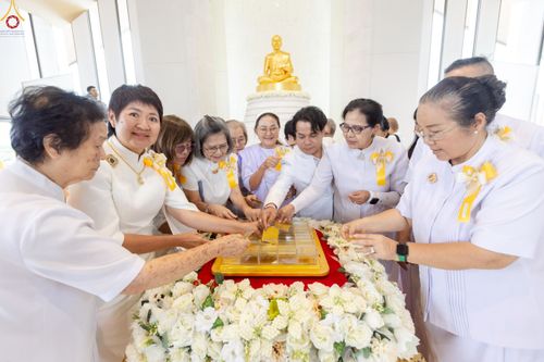 ภาพ No.239472:วันอาทิตย์ที่ 17 สิงหาคม พ.ศ. 2568 พิธีกดปุ่มอัญเชิญรูปเหมือน พระมงคลเทพมุนี (สด จันทสโร)  ณ มหาวิหารแก้วพระมงคลเทพมุนี  ศูนย์ปฏิบัติธรรมแก้วเมืองเลย