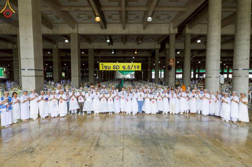 ภาพ No.219483:วันอังคารที่ 22 เมษายน พ.ศ. 2568 พิธีมอบปัจจัยช่วยเหลือครู 4 จังหวัดชายแดนภาคใต้ , พิธีกล่าวคำถวายอุปกรณ์ เพื่อเตรียมการต้อนรับคณะสงฆ์ฯ , พิธีกล่าวคำถวายภัตตาหารเป็นสังฆทาน , คณะสงฆ์ฉันภัตตาหารเพล  เนื่องในวันคุ้มครองโลก พิธีถวายมหาสังฆทานแด่คณะสงฆ์