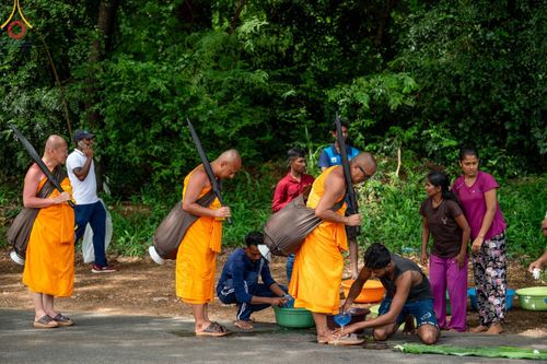 ภาพ No.139938:PhotoStory มหาศรัทธา ธรรมยาตราศรีลังกา EP.2 พิธีเปิดโครงการสยาม-ลังกา ธรรมยาตรา ฉลองเทศกาลวิสาขบูชาแห่งชาติ ศรีลังกา บูชาธรรม 80 ปีหลวงพ่อธัมมชโย เมื่อวันที่ 17 พฤษภาคม พ.ศ. 2567