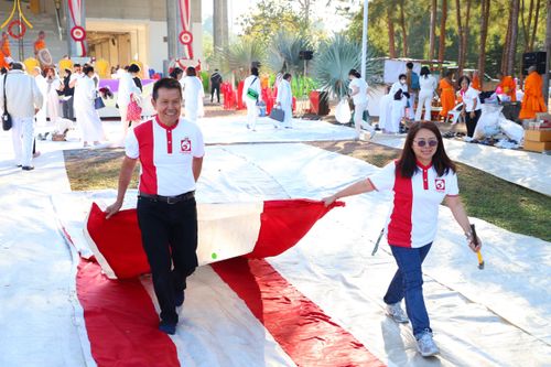 ภาพ No.103920:พิธีตักบาตรพระ 1,000 รูป ครั้งที่ 7 ถวายเป็นพุทธบูชา เพื่อช่วยเหลือคณะสงฆ์ 323 วัด 4 จังหวัดชายแดนภาคใต้ และถวายแด่คณะสงฆ์จังหวัดพิษณุโลก ณ ลานธรรมธุดงคสถานพิษณุโลก อ.วังทอง จ.พิษณุโลก วันที่ 24 ธันวาคม พ.ศ. 2566