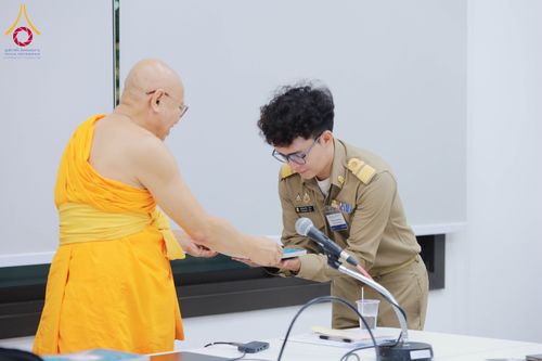 ภาพ No.311595:วันจันทร์ที่ 23 กุมภาพันธ์ พ.ศ. 2569 เปิดโลกทัศน์ผู้บริหารสถานศึกษายุคใหม่ เรียนรู้ต้นแบบการพัฒนาคนผ่านพลัง “บวร–V-Star” ผู้เข้ารับการพัฒนาตามโครงการ สพฐ. ศึกษาดูงานวัดพระธรรมกาย เสริมภาวะผู้นำคุณธรรมสู่การบริหารโรงเรียนอย่างยั่งยืน ณ อาคาร 100 ปี คุณยาย