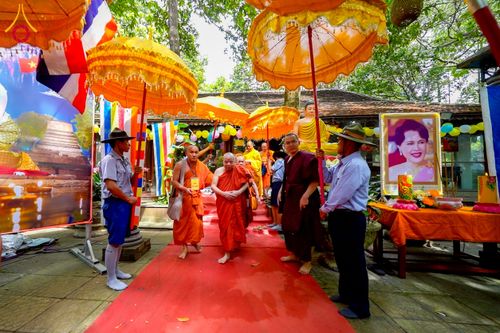 ภาพ No.274088:วันที่ 23 พฤศจิกายน พ.ศ. 2568 ประธานมูลนิธิธรรมกาย ถวายปัจจัยสมทบกฐินแด่ วัดเทียนเวียนเฟื้อกเซิน ศูนย์วิปัสสนาที่มีชื่อเสียง มากกว่า 50 ปีในเวียดนาม