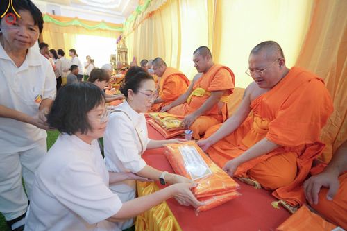 ภาพ No.171215:พิธีทอดกฐิน ณ วัดยางสุทธาราม ต.บ้านช่างหล่อ อ.บางกอกน้อย จ.กรุงเทพฯ ในโครงการกฐินสามัคคีทั่วไทย 30,000 วัด บูชาธรรม 80 ปี หลวงพ่อธัมมชโย โดยคณะศิษยานุศิษย์วัดพระธรรมกาย วันที่ 27 ตุลาคม พ.ศ. 2567