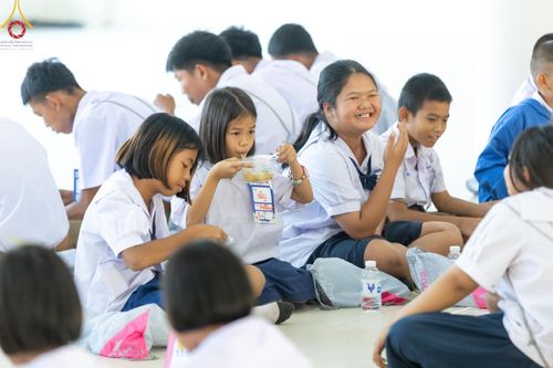 ภาพ No.185148:กิจกรรมวันรวมพลังเด็กดี V-Star ผู้นำฟื้นฟูศีลธรรมโลก จังหวัดพิจิตร ณ ศูนย์ปฏิบัติธรรมกัลยาณมิตรพิจิตร ต.ตะพานหิน อ.ตะพานหิน จ.พิจิตร วันที่ 12 ธันวาคม พ.ศ. 2567