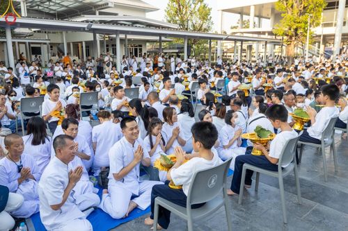 ภาพ No.132876:พิธีตัดปอยผม โครงการหน่อแก้วเปรียญธรรม รุ่นที่ 12 ณ ค่ายจองแชมป์ หมู่กฏิสามเณรเปรียญธรรม วัดพระธรรมกาย วันอาทิตย์ที่ 31 มีนาคม พ.ศ. 2567