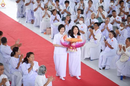 ภาพ No.249361:วันที่ 28 กันยายน พ.ศ. 2568 พิธีทอดผ้าป่าแผ่นบันมงคลมหาเศรษฐี อาคาร 80 ปี หลวงพ่อธัมมชโย ณ ศูนย์ปฏิบัติธรรมวิหารแดง ต.เจริญธรรม อ.วิหารแดง จ.สระบุรี