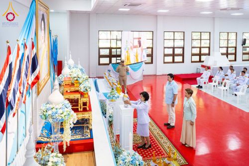 ภาพ No.237706:พิธีถวายเครื่องราชสักการะและวางพานพุ่ม และพิธีจุดเทียนถวายพระพรชัยมงคล เนื่องในโอกาสวันเฉลิมพระชนมพรรษา สมเด็จพระนางเจ้าสิริกิติ์ พระบรมราชินีนาถ พระบรมราชชนนีพันปีหลวง วันอังคารที่ 12 สิงหาคม พ.ศ. 2568  ณ อาคารปลูกศรัทธา 2 วัดพระธรรมกาย