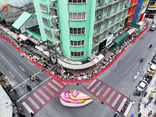 ภาพ No.128461:พิธีอัญเชิญพระบรมสารีริกธาตุ " ใจกลางเมืองนครหาดใหญ่ " เพื่อประดิษฐาน ณ มหารัตนเจดีย์สิริปทุมสวรรค์ (เจดีย์อริยพุทธะ 5 พระองค์) ศูนย์ปฏิบัติธรรมภาคใต้ อ.บางกล่ำ จ.สงขลา  วันที่ 9 มีนาคม พ.ศ. 2567 (ชุดที่ 2)