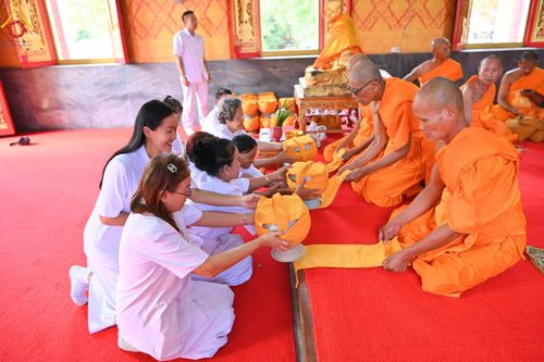 ภาพ No.101113:พิธีอุปสมบทหมู่ ในโครงการอุปสมบทบูชาธรรม มหาปูชนียาจารย์ พ.ศ. 2566 ณ วัดท่าเกวียน อำเภอพนมสารคาม จังหวัดฉะเชิงเทรา วันที่ 5 ธันวาคม พ.ศ. 2566