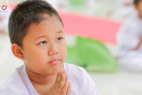 ภาพ No.216163:วันเสาร์ที่ 5 เมษายน พ.ศ. 2568 พิธีตัดปอยผม พิธีขอขมาผู้ปกครอง พิธีขอขมามอบผ้าไตร พิธีบรรพชา พิธีถวายบาตรสามเณร ณ ศูนย์ปฏิบัติธรรมและศูนย์อบรมเยาวชนเพชรบุรี ต.ท่าแลง อ.ท่ายาง จ.เพชรบุรี