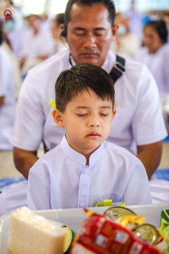 ภาพ No.167468:พิธีตักบาตรและพิธีบูชาข้าวพระ ในวันอาทิตย์ที่ 3 พฤศจิกายน พ.ศ. 2567 ณ วัดพระธรรมกาย