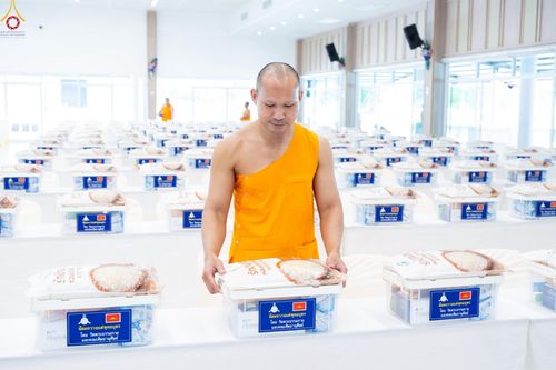 ภาพ No.245146:วันเสาร์ที่ 13 กันยายน พ.ศ. 2568 พิธีถวายสังฆทานแด่คณะสงฆ์ 323 วัด ปีที่ 21 ครั้งที่ 181 พิธีมอบกองทุนหนุนแรงใจช่วยครูใต้ ปีที่ 18 ครั้งทึ่ 144 และพิธีทำบุญอุทิศส่วนกุศลให้ผู้วายชนม์ ณ ศูนย์ปฏิบัติธรรมภาคใต้ จ.สงขลา