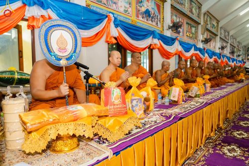 ภาพ No.164291:พิธีทอดกฐิน ณ วัดบ้านงิ้ว จ.ชลบุรี ในโครงการกฐินสามัคคีทั่วไทย 30,000 วัด บูชาธรรม 80 ปี หลวงพ่อธัมมชโย โดย คณะศิษยานุศิษย์วัดพระธรรมกาย วันที่ 20 ตุลาคม พ.ศ. 2567