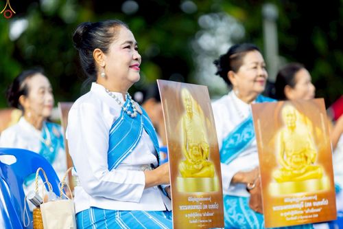 ภาพ No.239152:วันอาทิตย์ที่ 17 สิงหาคม พ.ศ. 2568 พิธีอัญเชิญรูปเหมือนพระมงคลเทพมุนี (สด จันทสโร) ณ ศาลากลางจังหวัดเลย ถึงลานพญานาค สวนสาธารณะกุดป่อง อ.เมือง จ.เลย