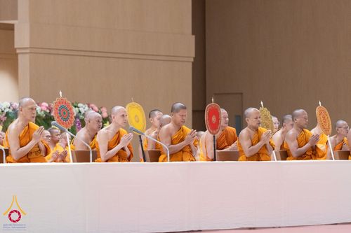 ภาพ No.146001:พิธีเจริญพระพุทธมนต์ ปฏิบัติธรรมเจริญสมาธิภาวนา เพื่อถวายเป็นพระราชกุศล แด่พระบาทสมเด็จพระเจ้าอยู่หัว เนื่องในโอกาสพระราชพิธีมหามงคล เฉลิมพระชนมพรรษา 6 รอบ 28 กรกฎาคม 2567 วันอาทิตย์ที่ 28 กรกฎาคม พ.ศ. 2567  ณ ห้องแก้วสารพัดนึก 2 สภาธรรมกายสากล