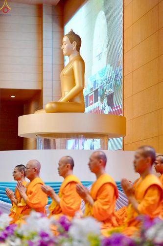 ภาพ No.236037:วันที่ 3 สิงหาคม พ.ศ. 2568 พิธีบูชาข้าวพระ ณ สภาธรรมกายสากล วัดพระธรรมกาย