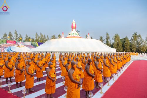 ภาพ No.109550:พิธีจุดประทีปถวายเป็นพุทธบูชา และบูชาธรรมมหาปูชนียาจารย์ วันที่ 10 มกราคม พ.ศ. 2567 ณ อนุสรณ์สถานคลองบางนางแท่น อ.สามพราน จ.นครปฐม
