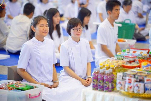 ภาพ No.243454:วันที่ 7 กันยายน พ.ศ. 2568 พิธีตักบาตร ข้าวสารอาหารแห้ง ในวันครูผู้ค้นพบวิชชาธรรมกาย ณ บ้านแก้วเรือนทองคุณยายฯ สภาธรรมกายสากล วัดพระธรรมกาย