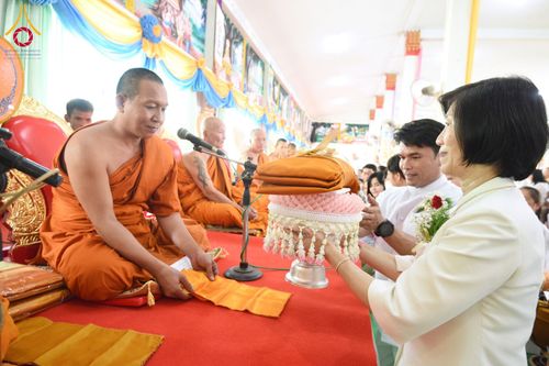 ภาพ No.170039:พิธีทอดกฐิน ณ วัดดาวเรือง จ.สระบุรี ในโครงการกฐินสามัคคีทั่วไทย 30,000 วัด บูชาธรรม 80 ปี หลวงพ่อธัมมชโย โดยคณะศิษยานุศิษย์วัดพระธรรมกาย วันที่ 26 ตุลาคม พ.ศ. 2567