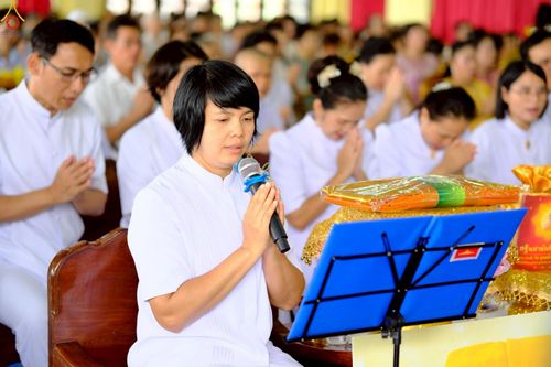 ภาพ No.254632:วันที่ 13 ตุลาคม พ.ศ. 2568 พิธีทอดกฐินสามัคคีทั่วไทย 30,000 วัด โดยคณะศิษยานุศิษย์ บูชาธรรม 81 ปี หลวงพ่อธัมมชโย ณ วัดจันทร์ใน แขวงบางคอแหลม เขตยานนาวา กรุงเทพมหานคร