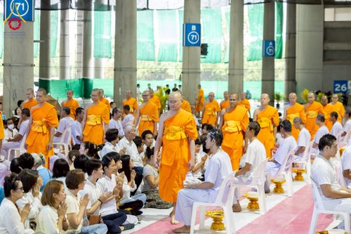 ภาพ No.230695:วันที่ 29 มิถุนายน พ.ศ.2568 พิธีตัดปอยผมและปลงผมนาคธรรมทายาท โครงการบรรพชาอุปสมบทหมู่ รุ่นเข้าพรรษา ณ วิหารคด วัดพระธรรมกาย