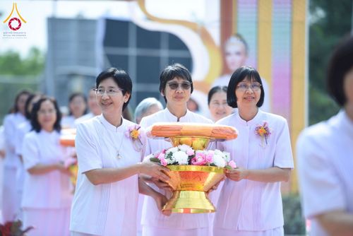 ภาพ No.270210:วันอาทิตย์ที่ 9 พฤศจิกายน พ.ศ. 2568 พิธีทอดผ้าป่าสร้างองค์พระเจดีย์สระบุรี สถาปนาองค์พระเจดีย์ เพื่อสร้างสันติภาพโลก ณ ศูนย์ปฏิบัติธรรมสระบุรี อ.พระพุทธบาท จ.สระบุรี