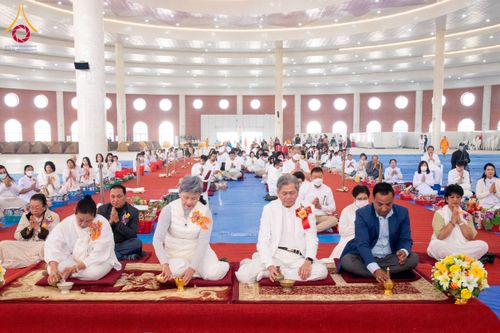 พิธีตักบาตรฉลองสามเณรใหม่ ในโครงการบรรพชา 1,250 รูป ณ แดนประสูติ สวนลุมพินี ประเทศเนปาล วันที่ 10 มีนาคม พ.ศ. 2567