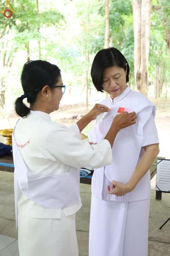 ภาพ No.152388:พิธีมอบสไบแก้ว โครงการอบรมอุบาสิกาแก้วจังหวัดบุรีรัมย์รุ่นที่ 1 วันที่ 6-8 กันยายน พ.ศ. 2567