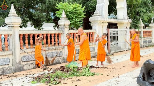 ภาพ No.218200:วันอังคารที่ 16 เมษายน พ.ศ. 2568 กิจกรรมสามเณรเดินธรรมยาตรา ในโครงการบรรพชา สามเณรภาคฤดูร้อนปี 2568 ศูนย์ปฏิบัติธรรมเขาคิชฌกูฏ จันทบุรี