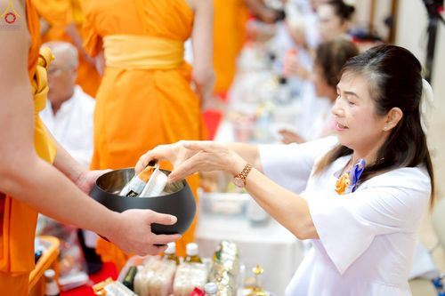 ภาพ No.261741:วันที่ 17 ตุลาคม พ.ศ. 2568 พิธีทอดกฐินวัดพระธรรมกายนางาโน่ ประเทศญี่ปุ่น  "เชื่อมสายบุญพระผู้ปราบมาร" บูชาธรรม 141 ปี พระมงคลเทพมุนี (สด จนฺทสโร)