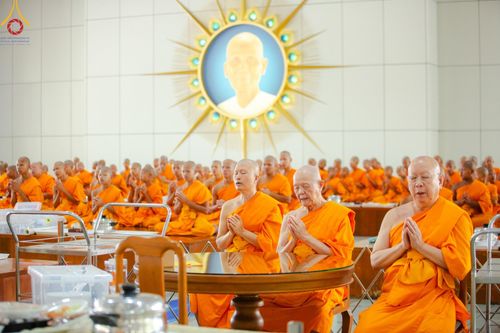 ภาพ No.169743:พิธีถวายภัตตาหารเมนูสวรรค์ "เพื่อการบรรลุธรรม" เนื่องในวันลอยกระทง (ขึ้น 15 ค่ำ เดือน 12) วันศุกร์ที่ 15 พฤศจิกายน พ.ศ. 2567 ณ หอฉันคุณยายอาจารย์ฯ วัดพระธรรมกาย