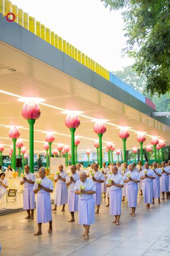 ภาพ No.244511:วันเสาร์ที่ 6 กันยายน พ.ศ. 2568 พิธีเวียนประทักษิณ และวันทาสีมาของนาคธรรมทายาท โครงการอุปสมบทหมู่บูชาธรรมครบรอบ 108 ปี วันครูผู้ค้นพบวิชชาธรรมกาย ณ โบสถ์พระไตรปิฎก วัดพระธรรมกาย