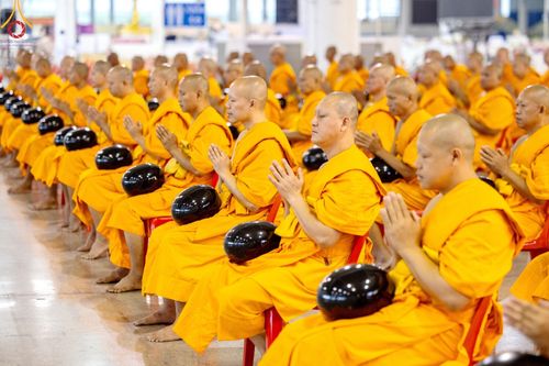 ภาพ No.207211:พิธีตักบาตร และปฏิบัติธรรมช่วงสาย ในวันมาฆบูชา วันพุธที่ 12 กุมภาพันธ์ พ.ศ. 2568 ณ วัดพระธรรมกาย จังหวัดปทุมธานี