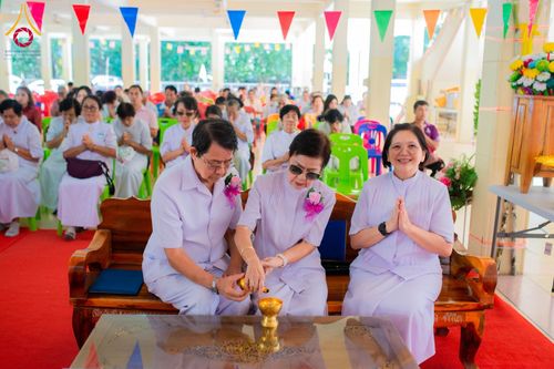 ภาพ No.178448:พิธีทอดกฐิน ณ วัดหนองระเวียง ต.หนองระเวียง อ.พิมาย จ.นครราชสีมา ในโครงการทอดกฐินสามัคคีทั่วไทย 30,000 วัด บูชาธรรม 80 ปี หลวงพ่อธัมมชโย โดยคณะศิษยานุศิษย์วัดพระธรรมกาย วันที่ 13 พฤศจิกายน พ.ศ. 2567