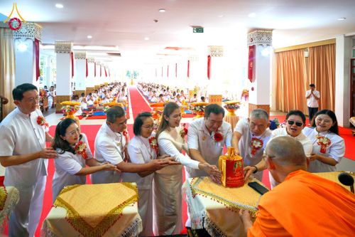 ภาพ No.171911:พิธีทอดกฐินสร้างพระเจดีย์ ประดิษสถานพระบรมสารีริกธาตุ ณ วัดกิ่วลม อ.ฮอด จ.เชียงใหม่ ในโครงการกฐินสามัคคีทั่วไทย 30,000 วัด บูชาธรรม 80 ปี หลวงพ่อธัมมชโย โดยคณะศิษยานุศิษย์วัดพระธรรมกาย วันที่ 26 ตุลาคม พ.ศ. 2567