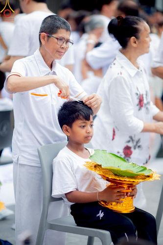 ภาพ No.213636:วันอาทิตย์ที่ 30 มีนาคม พ.ศ. 2568 พิธีตัดปอยผม โครงการหน่อแก้วเปรียญธรรม รุ่นที่ 13 ณ ค่ายจองแชมป์ หมู่กุฏิสามเณรเปรียญธรรม วัดพระธรรมกาย