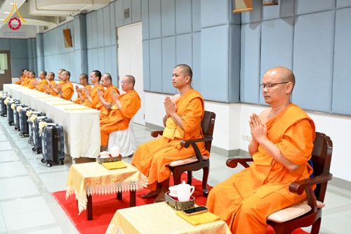 ภาพ No.229037:วันอาทิตย์ที่ 15 มิถุนายน พ.ศ. 2568 พิธีทอดผ้าป่าทุนพัฒนาพระมหาเปรียญ และทุนเผยแผ่พระพุทธศาสนาไปทั่วโลก ณ ห้องสัมมนา SPD สภาธรรมกายสากล วัดพระธรรมกาย