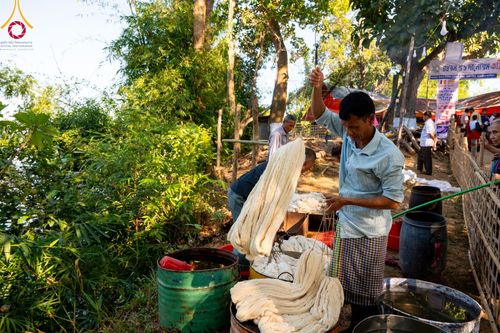 ภาพ No.98584:พิธีทอดกฐินสมทบวัดกัลยาณมิตรต่างประเทศ ณ วัดราชบัณนะวิหาร เมืองรังกามาติ ประเทศบังกลาเทศ วันศุกร์ที่ 24 พฤศจิกายน พ.ศ. 2566