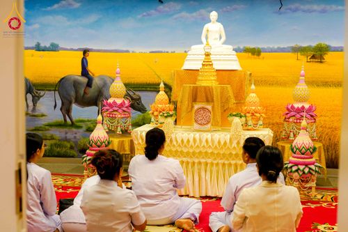ภาพ No.327658:วันที่ 1-6 พฤษภาคม พ.ศ.2569 ต้อนรับชาวต่างชาติ พระภิกษุ คณะชาวเมียนมาร์  อุบาสิกาชาวอินเดีย เยี่ยมชมวัดพระธรรมกายและสักการะพระมหาธรรมกายเจดีย์