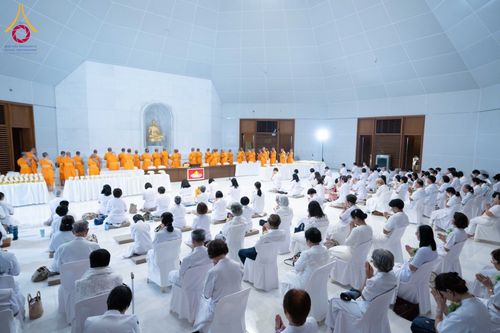 ภาพ No.174323:พิธีทอดกฐินกตัญญูบูชาธรรม ณ ศูนย์ปฏิบัติธรรมพระมงคลเทพมุนี อ.สองพี่น้อง จ.สุพรรณบุรี ในโครงการกฐินสามัคคีทั่วไทย 30,000 วัด บูชาธรรม 80 ปี หลวงพ่อธัมมชโย โดยคณะศิษยานุศิษย์วัดพระธรรมกาย วันที่ 10 พฤศจิกายน พ.ศ. 2567