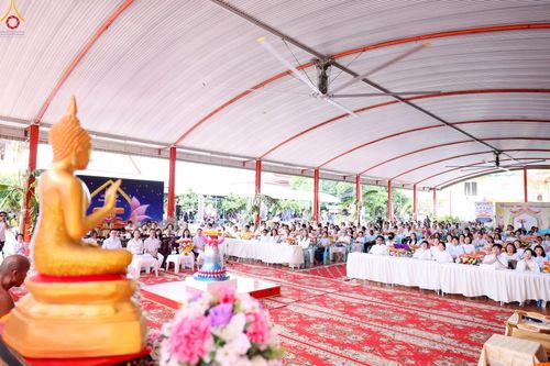 ภาพ No.252571:วันที่ 11 ตุลาคม พ.ศ. 2568 พิธีทอดกฐินสามัคคีทั่วไทย 30,000 วัด โดยคณะศิษยานุศิษย์ บูชาธรรม 81 ปี หลวงพ่อธัมมชโย ณ วัดมงคลพุกการาม ต. คลองสี่  อ.คลองหลวง จ.ปทุมธานี