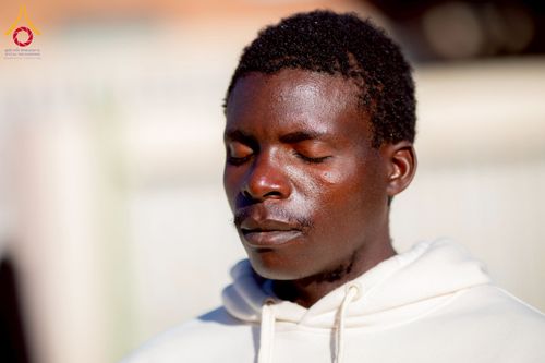 ภาพ No.231138:วันศุกร์ที่ 27 มิถุนายน พ.ศ. 2568 พิธีตัดปอยผมและพิธีปลงผมนาคธรรมทายาทแห่งทวีปแอฟริกา พ.ศ. 2568  โครงการบรรพชาอุปสมบทพระธรรมทายาทนานาชาติแห่งทวีปแอฟริกา ครั้งที่ 2 ณ วัดพระธรรมกายโจฮันเนสเบิร์ก สาธารณรัฐแอฟริกาใต้