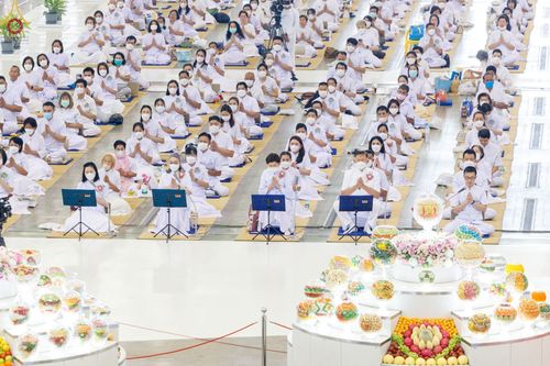 ภาพ No.76909:พิธีบูชาข้าวพระ ในวันมาฆบูชา อาทิตย์ต้นเดือนที่ 6 มีนาคม พ.ศ. 2566 ณ วัดพระธรรมกาย จ.ปทุมธานี