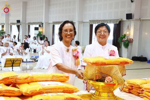 ภาพ No.174259:พิธีทอดกฐินกตัญญูบูชาธรรม ณ พระมหาเจดียทัตตชีโว ศูนย์อบรมเยาวชนกาญจนบุรี ในโครงการกฐินสามัคคีทั่วไทย 30,000 วัด บูชาธรรม 80 ปี หลวงพ่อธัมมชโย โดยคณะศิษยานุศิษย์วัดพระธรรมกาย วันที่ 9 พฤศจิกายน พ.ศ. 2567